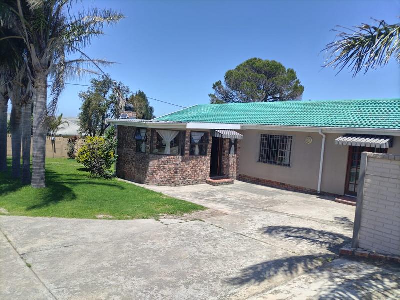 5 Bedroom Property for Sale in Amalinda Eastern Cape